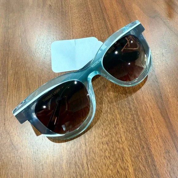 Thierry Lasry ICECREAMY Cat Eye Sunglasses Translucent Green Made in France